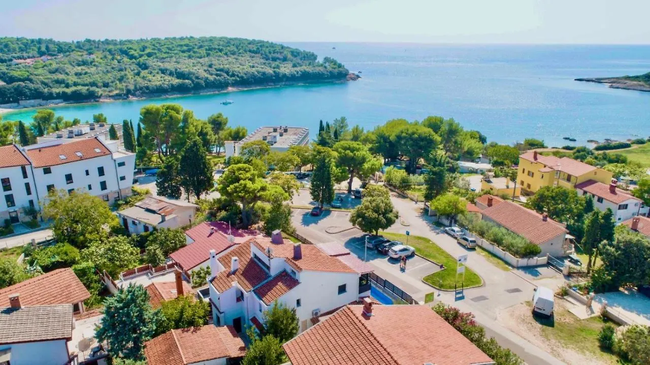 Sanja - With A Large Covered Terrace And Pool Banjole 0*,