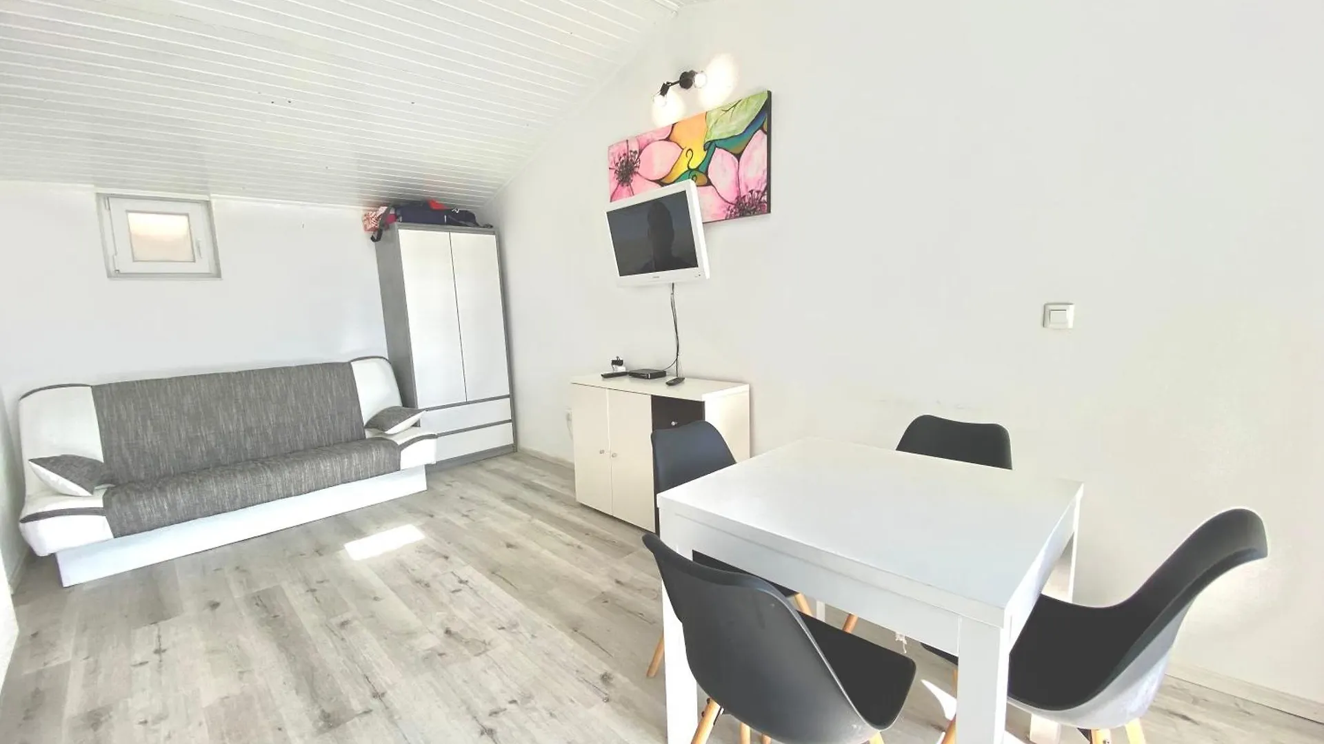 Sanja - With A Large Covered Terrace And Pool Banjole Croatia