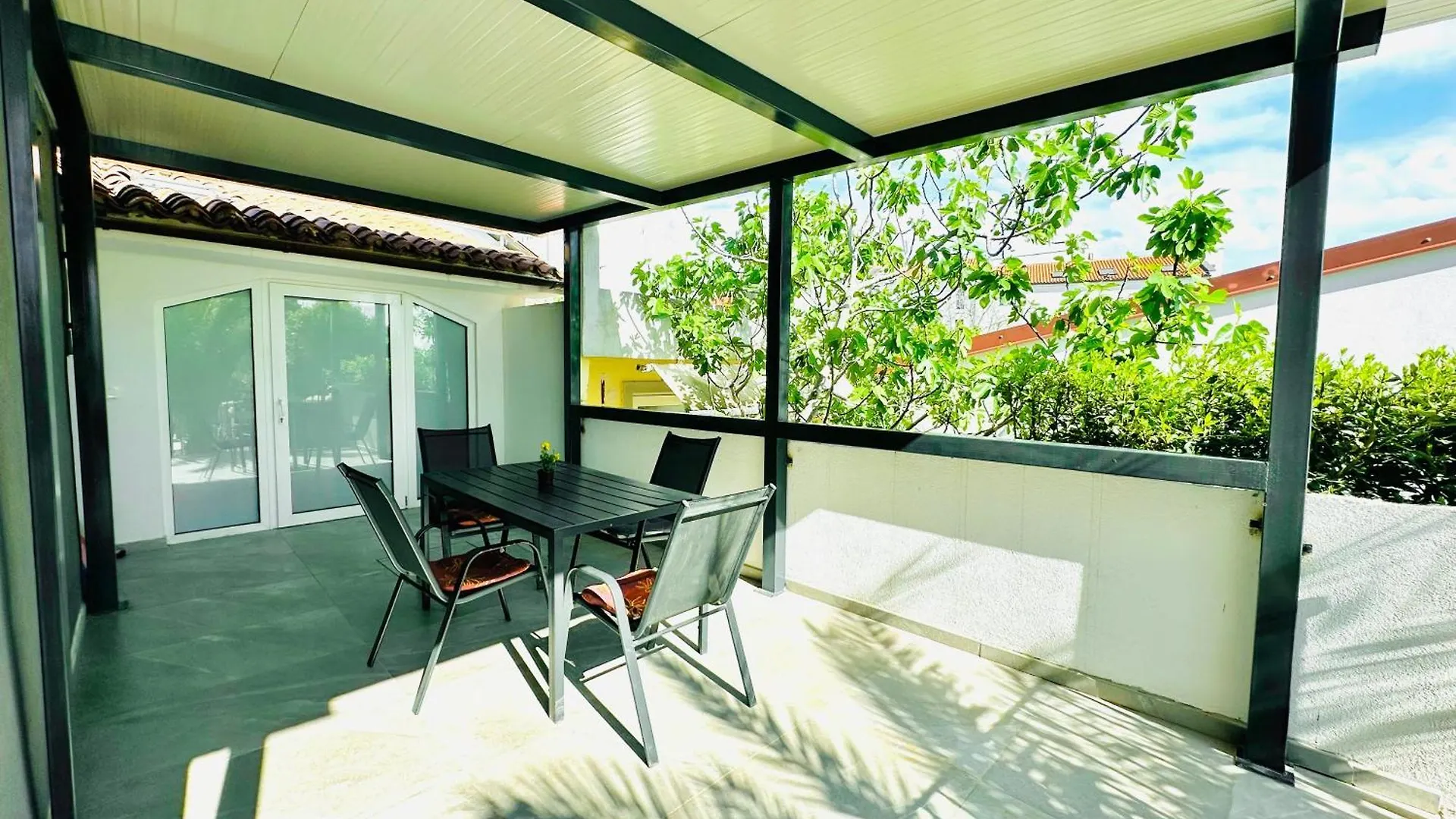 Apartment Sanja - With A Large Covered Terrace And Pool Banjole Croatia